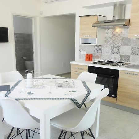Appartamento Torre San Giovanni Centro Beethoven 28 - Verso Sud Luaran gambar